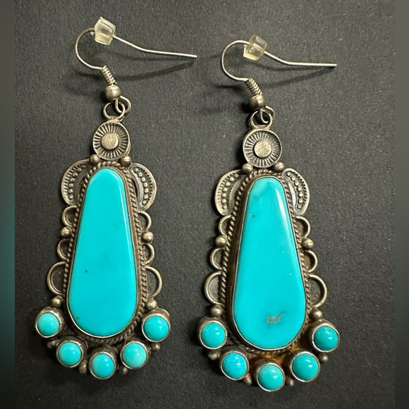 Vintage Stirling Silver Navajo Turquoise earrings - Picture 5 of 10